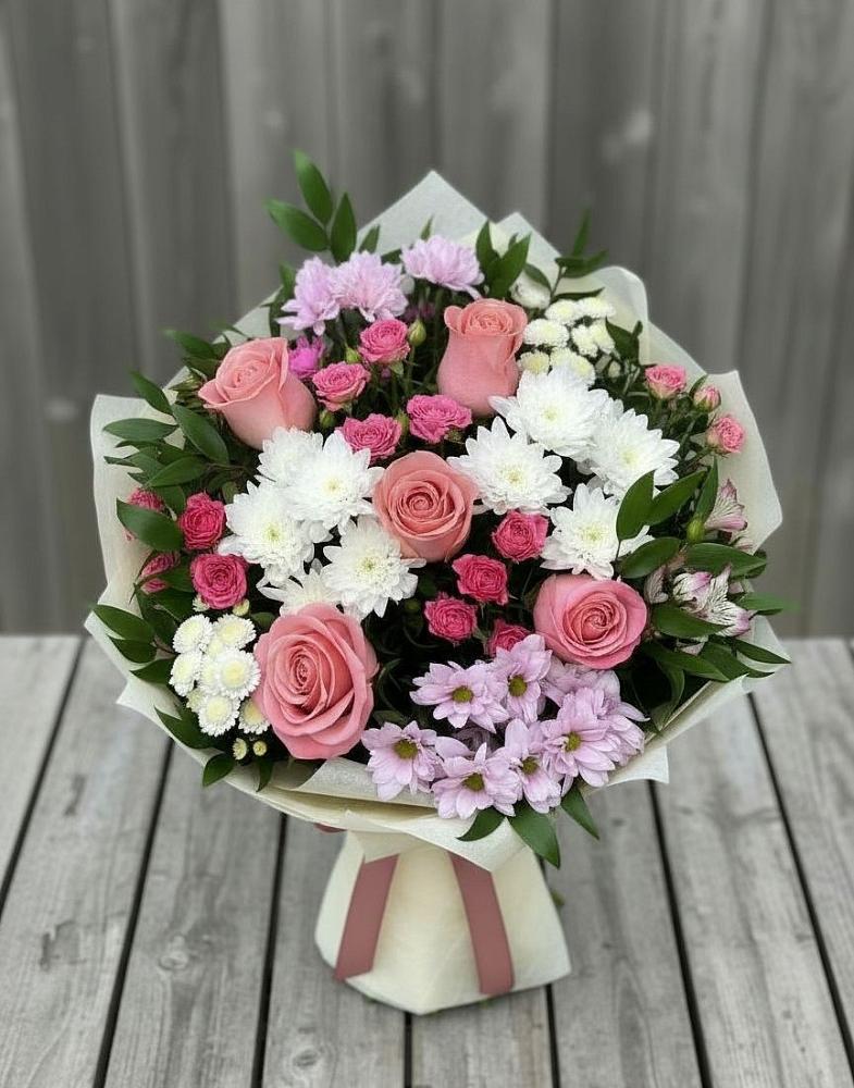 Букет цветов из: Альстромерии, Гвоздики, Розы и Хризантемы в Тамале