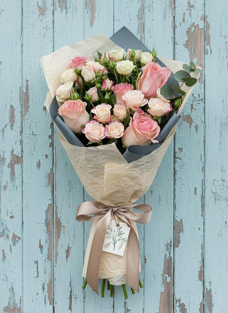 Букет цветов из: Розы в Тамале