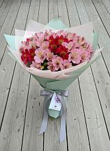 Букет цветов из:  Альстромерии в Тамале