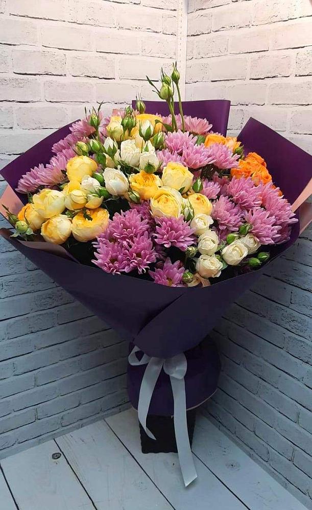 Букет цветов из: Хризантемы и Розы в Тамале