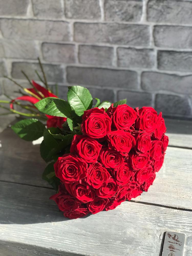 Букет Красные розы Фридом в Тамале