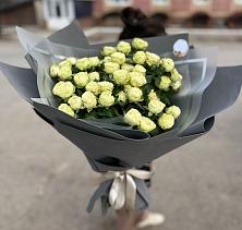 Букет Белые кустовые розы Солинеро в Тамале