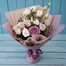 Букет цветов из:  Розы и Лизиантусы в Тамале