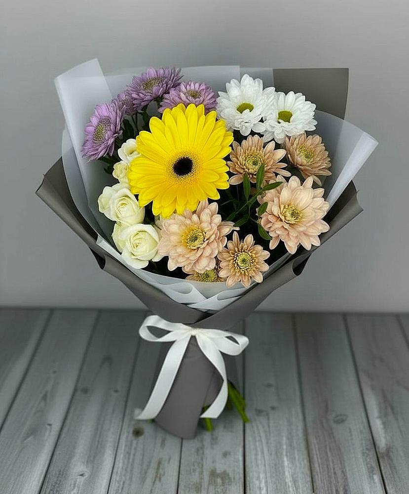 Букет цветов из: Розы, Герберы и Хризантемы в Тамале