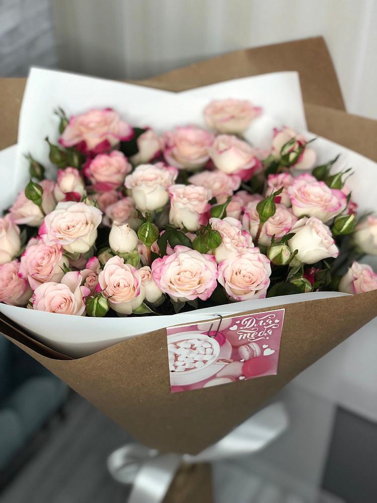 Букет цветов из: Розы в Тамале