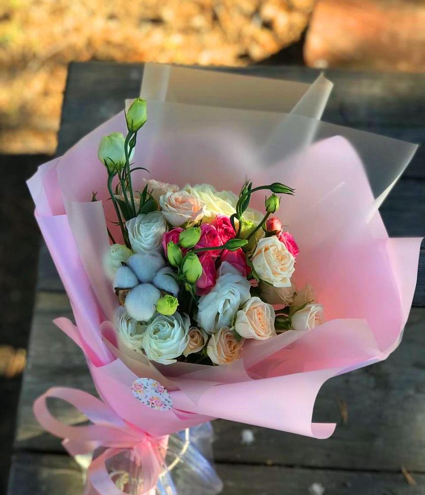 Букет цветов из: Розы и Лизиантусы в Тамале