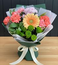 Букет цветов из:  Гвоздики, Розы, Герберы и Хризантемы в Тамале