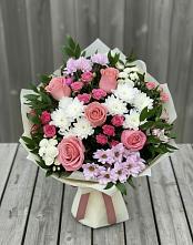 Букет цветов из:  Альстромерии, Гвоздики, Розы и Хризантемы в Тамале