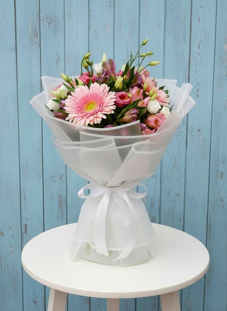 Букет цветов из: Герберы, Альстромерии и Лизиантусы в Тамале