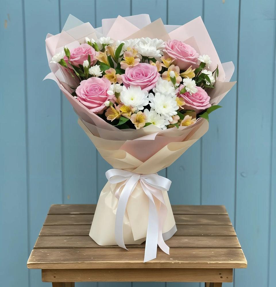 Букет цветов из: Гвоздики, Орхидеи и Розы в Тамале