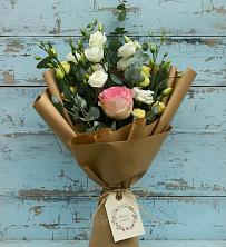 Букет цветов из:  Розы и Лизиантусы в Тамале