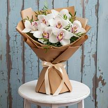 Букет цветов из:  Орхидеи и Розы в Тамале