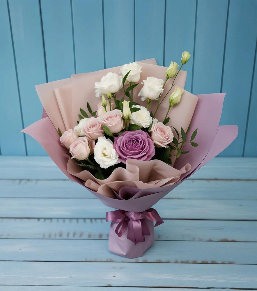 Букет цветов из: Розы и Лизиантусы в Тамале